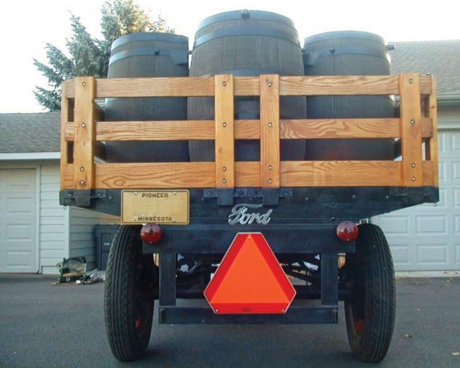  Ford Model TT Stake Truck 1926 года  (фото 3 из 4)